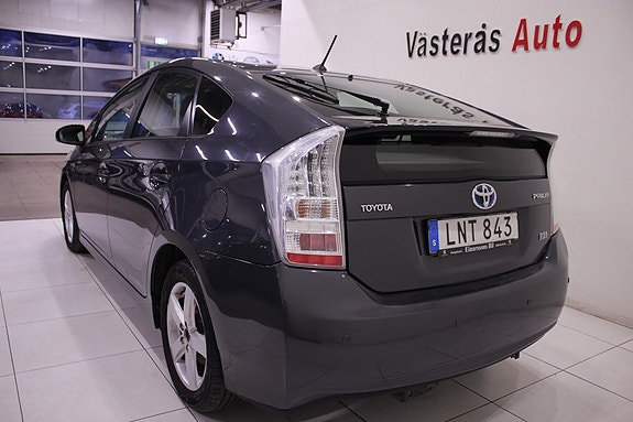 Toyota Prius 6 of 24