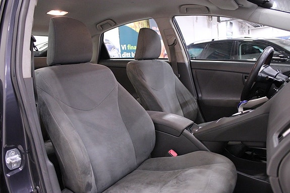 Toyota Prius 14 of 24