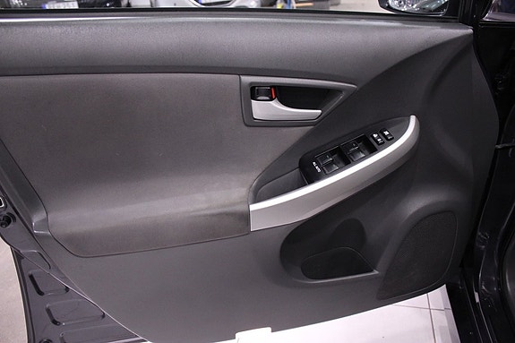 Toyota Prius 24 of 24