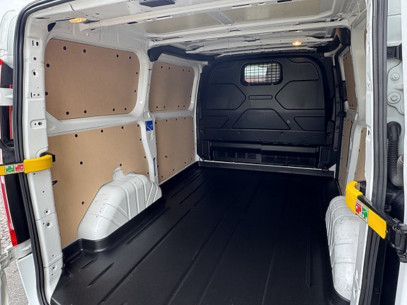 Ford Transit Custom 14 of 17