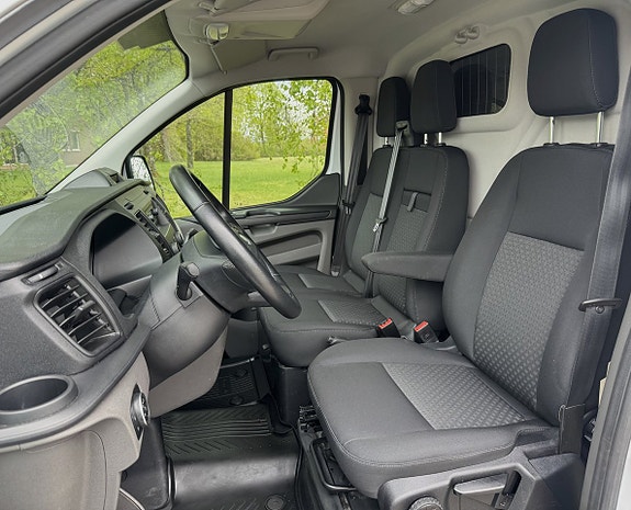 Ford Transit Custom 10 of 17