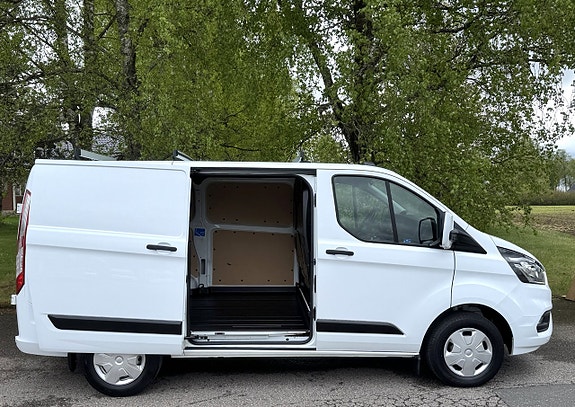 Ford Transit Custom 2 of 5