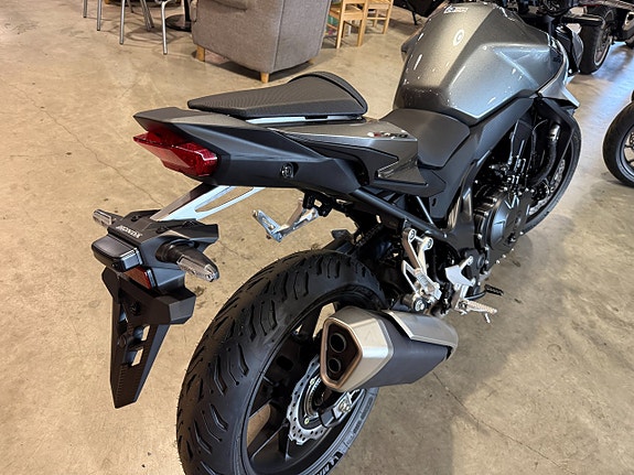 Honda CB750 Hornet 11 of 12