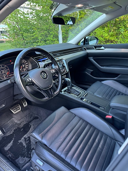 Volkswagen Passat Alltrack 4 of 5