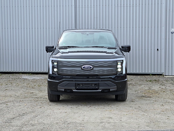 Ford F-150 2 of 5