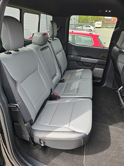 Ford F-150 11 of 12