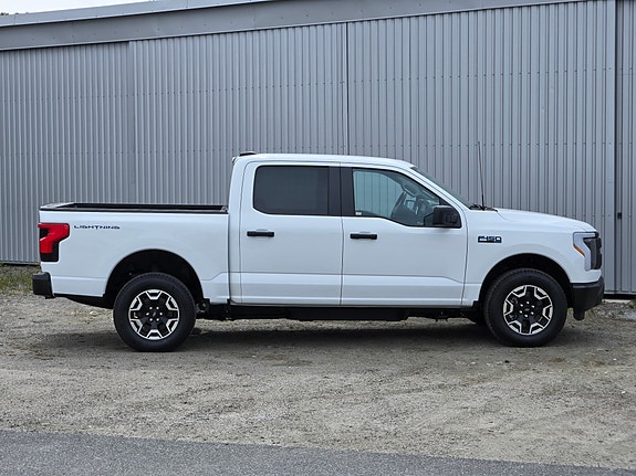 Ford F-150 4 of 5