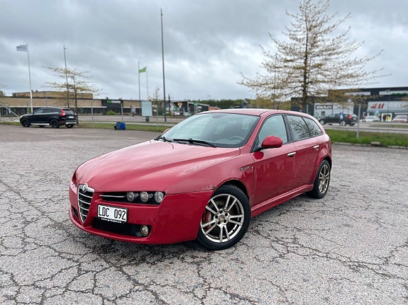 Alfa Romeo 159 3 of 13