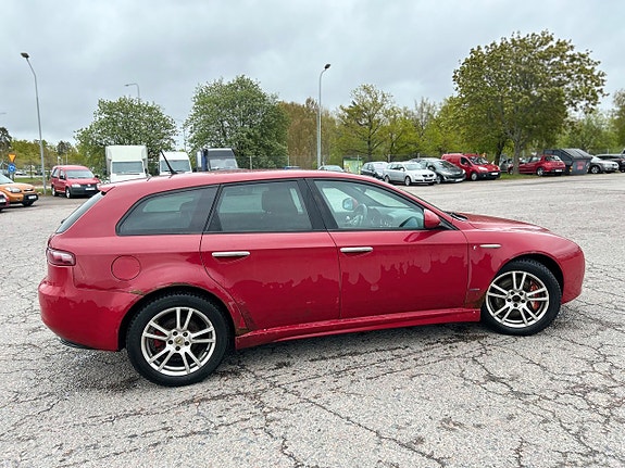 Alfa Romeo 159 8 of 13