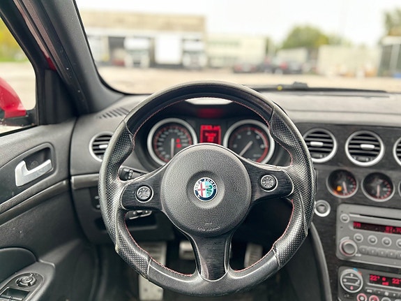 Alfa Romeo 159 10 of 13