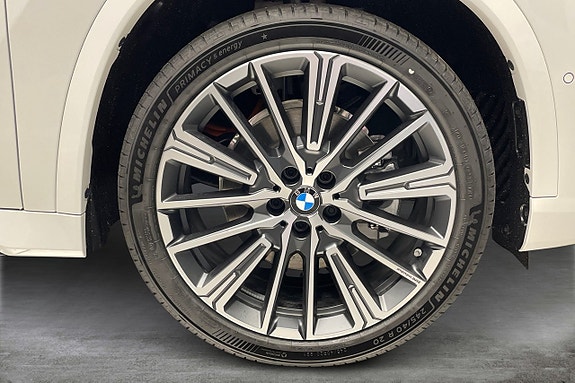 BMW iX1 13 of 13