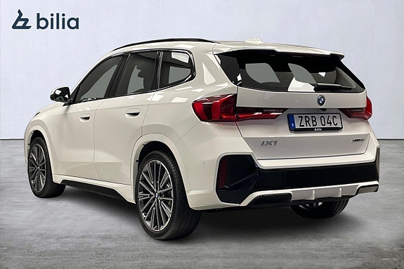 BMW iX1 5 of 5