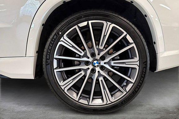 BMW iX1 15 of 18