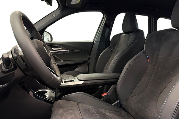 BMW iX1 12 of 18