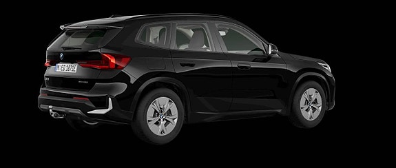 BMW iX1 3 of 4
