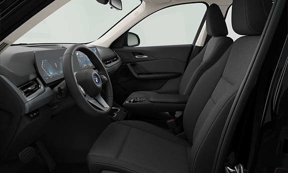 BMW iX1 4 of 4