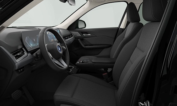 BMW iX1 4 of 4