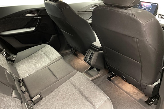 BMW iX1 11 of 11