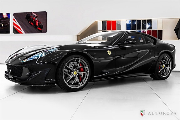 Ferrari 812 Superfast 2 of 5