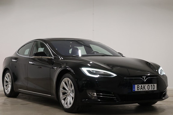 Tesla Model S 3 of 5