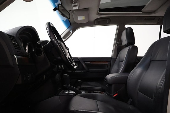 Mitsubishi Pajero 11 of 21