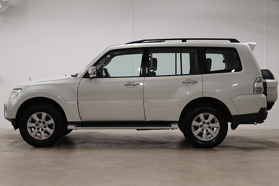 Mitsubishi Pajero 8 of 21
