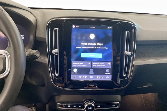 Volvo XC40 6 of 16
