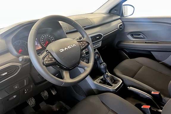 Dacia Sandero 9 of 17