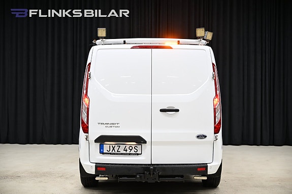 Ford Transit Custom 11 of 28