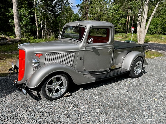 Ford 3-Window 3 of 5
