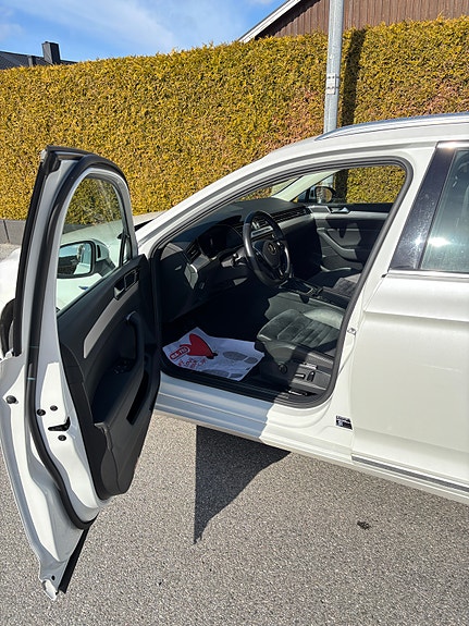 Volkswagen Passat 5 of 10