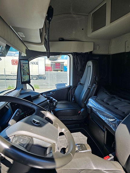 Volvo FH16 780 6x4 Aero 8 of 19