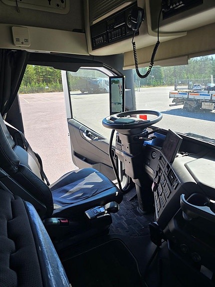 Volvo FH16 780 6x4 Aero 15 of 19