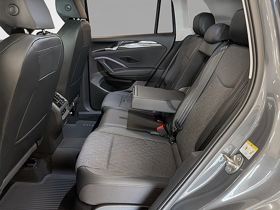 Volkswagen Tiguan 10 of 12