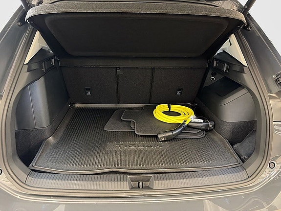 Volkswagen Tiguan 9 of 12