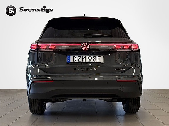 Volkswagen Tiguan 4 of 5