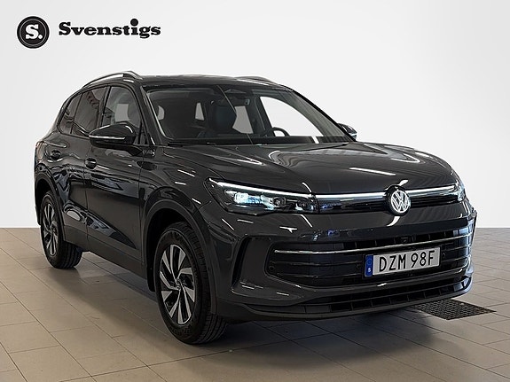Volkswagen Tiguan 6 of 12