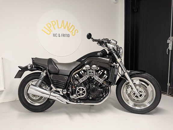 Yamaha Vmax 1200 2 of 6