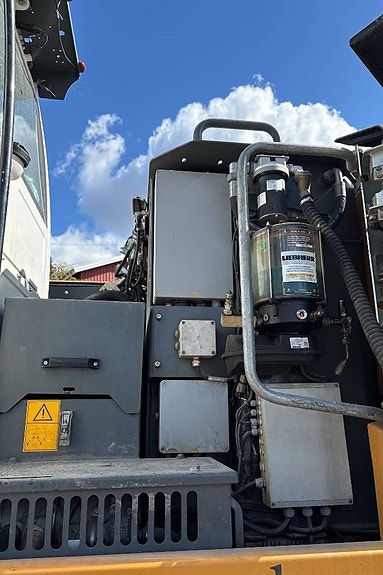 Liebherr 918 compact 23 of 24