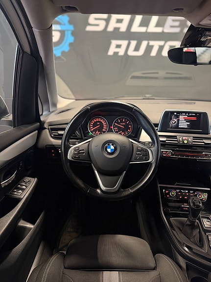 BMW 216d 16 of 30