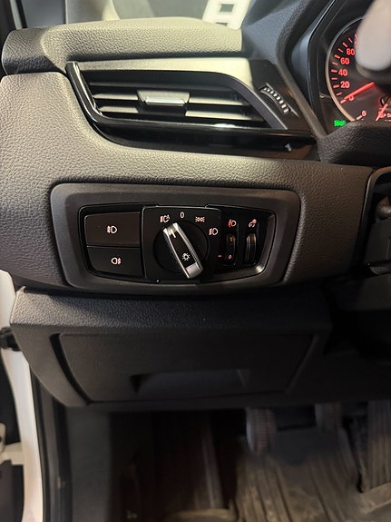 BMW 216d 13 of 30