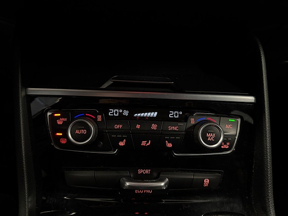 BMW 216d 23 of 30
