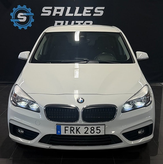 BMW 216d 2 of 5