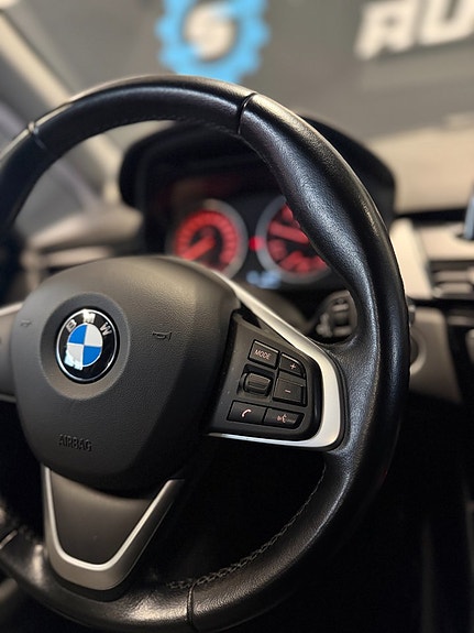 BMW 216d 19 of 30