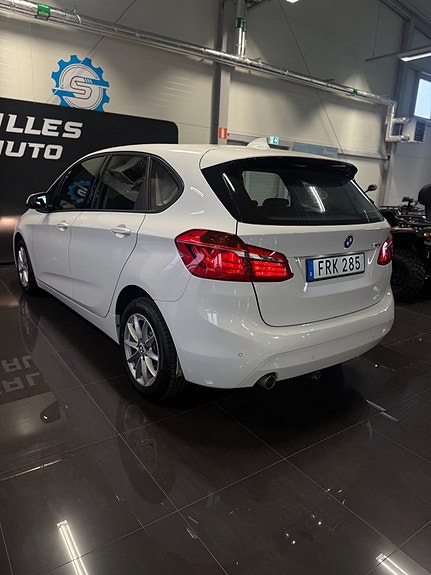 BMW 216d 9 of 30