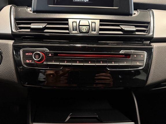 BMW 216d 24 of 30