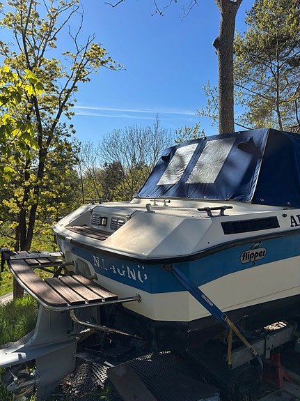 FYND! Flipper 640 ink bromsad trailer. Volvo Penta AQ205 HK + extra hardtop 2 of 10