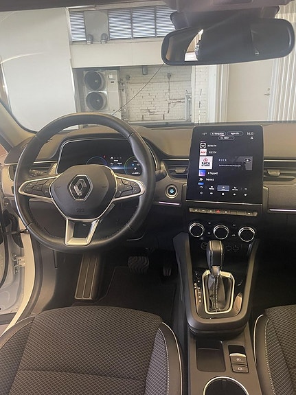 Renault Arkana 5 of 5