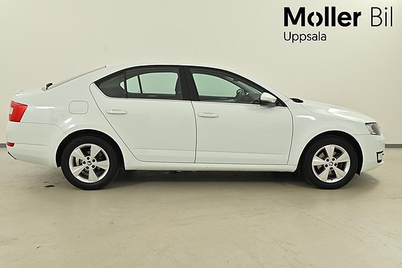 Skoda Octavia 2 of 5