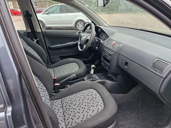 Skoda Fabia 5 of 17